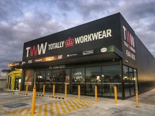tww-shop-front-500w Ballarat signwriter with over 14 years of experience